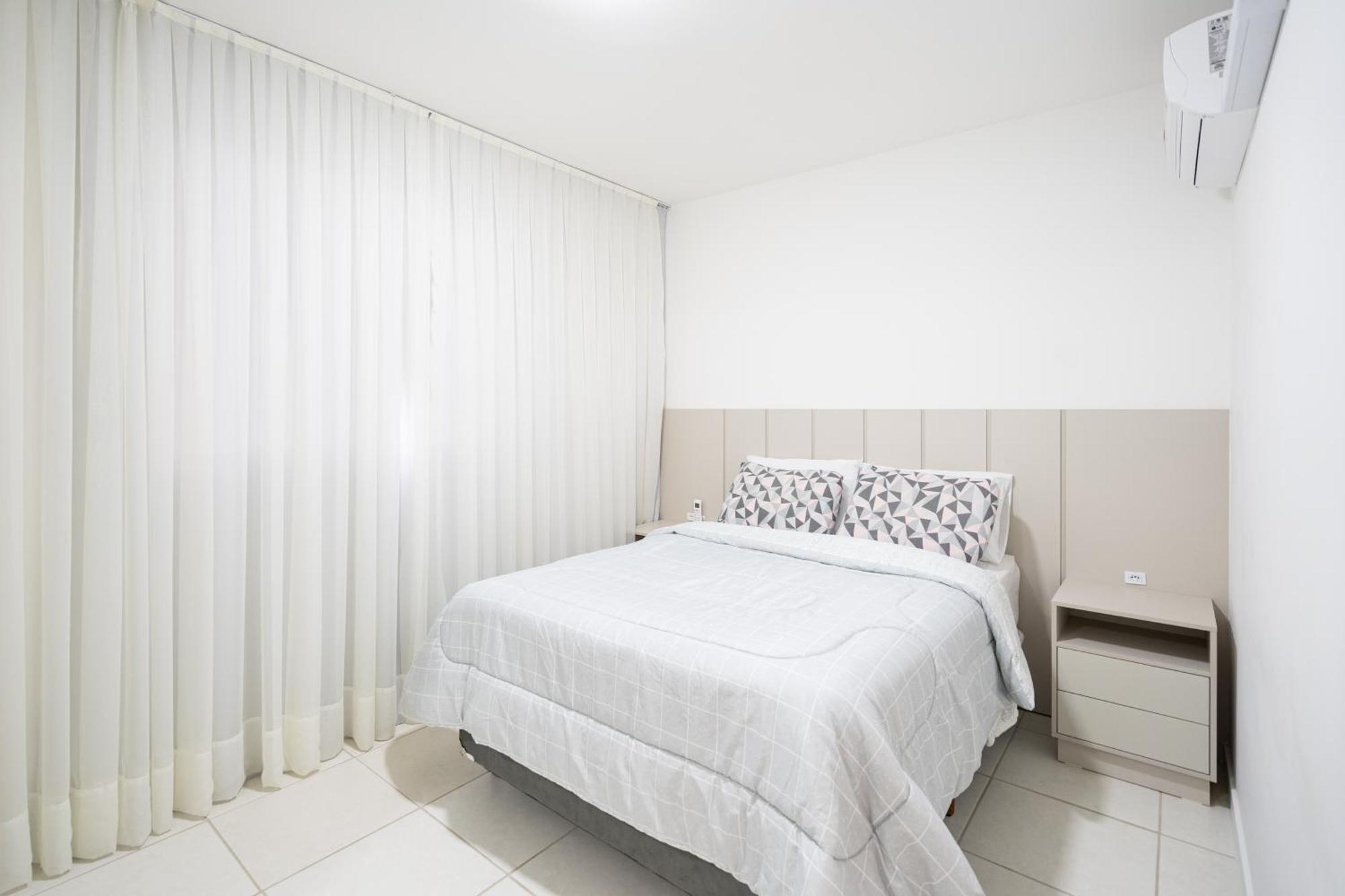 Apartamentos Completos A 15Min Beto Carreiro Com Wi-Fi Churrasqueira Em Condominio Com Piscina Portaria 24H Ideal Para Familia Piçarras Værelse billede